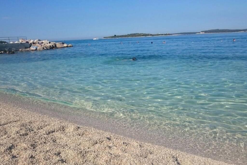 Comfortable Apartment Near Pula Marcana Exterior photo